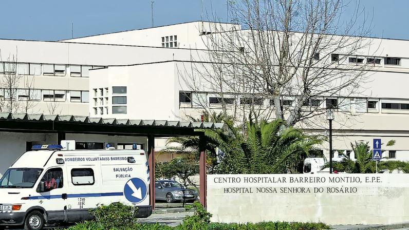 Jovem brasileira, de 24 anos, foi transportada para a urgência do Hospital do Barreiro