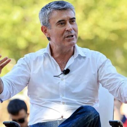 Líder do PS afirma que portugueses têm direito de saber sobre a Base das Lajes
