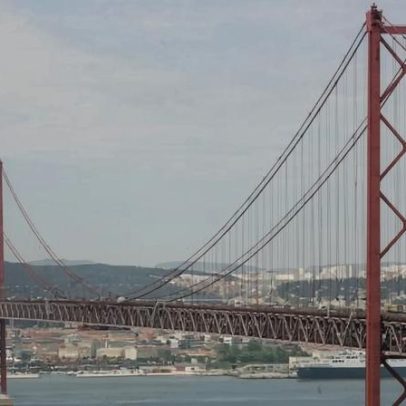 Deslizamento corta acesso da Ponte 25 de Abril para a A5 Lisboa-Cascais