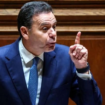 PS recusa adiar indefinidamente debate quinzenal com Montenegro