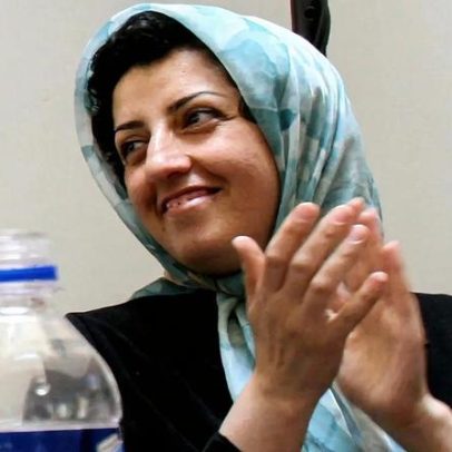Tribunal iraniano condena Narges Mohammadi a mais sete anos e meio de prisão