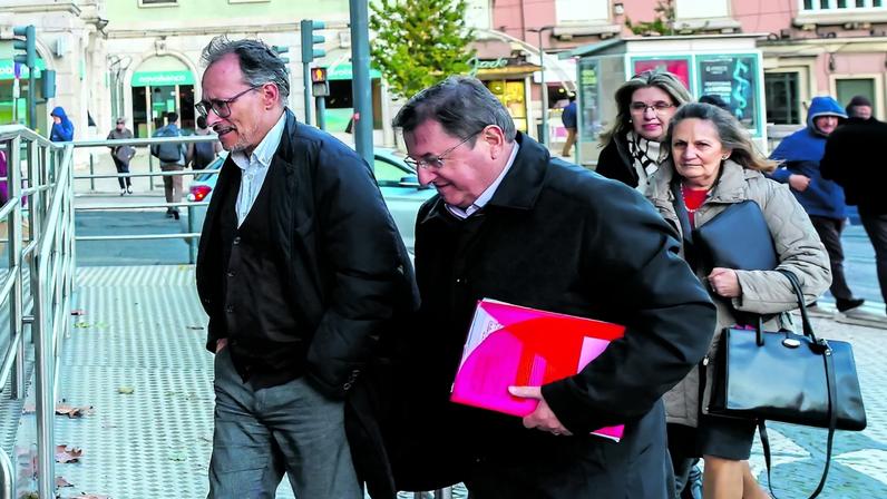 Ministra convocpu UGT para negociar lei laboral