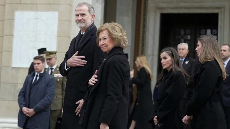 Família Real reunida em Madrid no último adeus a Irene, irmã de Sofía.