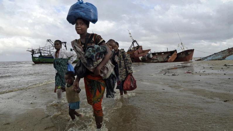 Cheias em Moçambique forçam milhares a procurar abrigo