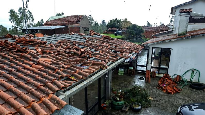 Antena de emergência instalada em Pedrógão Grande para restabelecer rede E-Redes