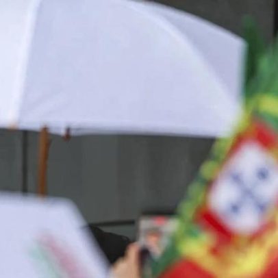 André Ventura visita fábrica em Chaves e realiza arruada