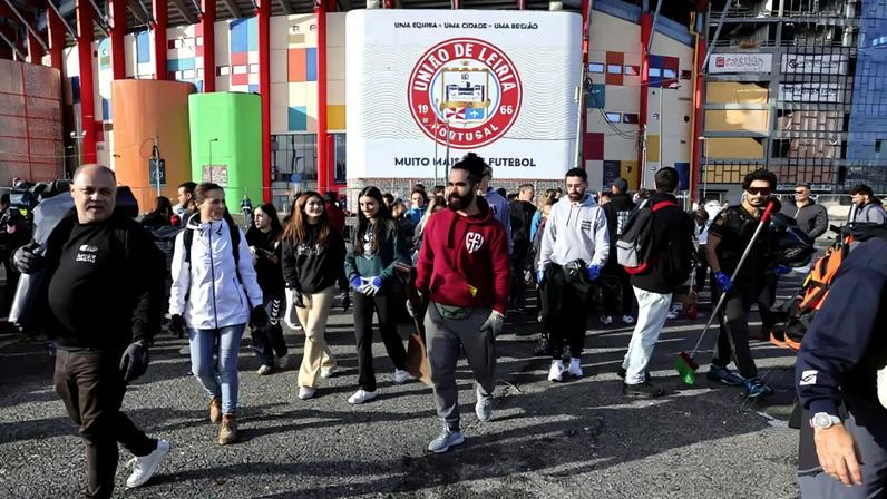 Centenas de portugueses têm-se mobilizado para ajudar as populações afetadas pelas tempestades