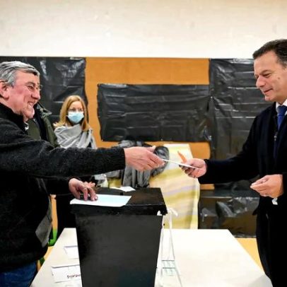Montenegro vota antecipadamente, apesar das preocupações dos últimos dias