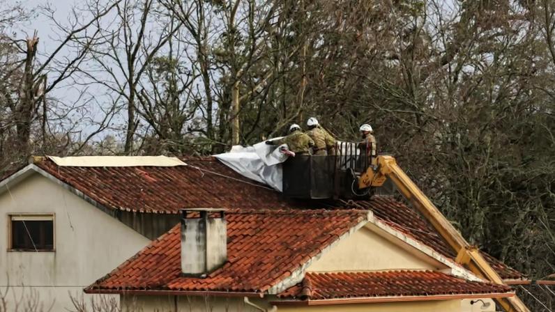 Recuperação de telhado em Figueiró dos Vinhos após depressão Kristin