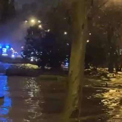Ribeira da Laje transborda e provoca inundações em Oeiras