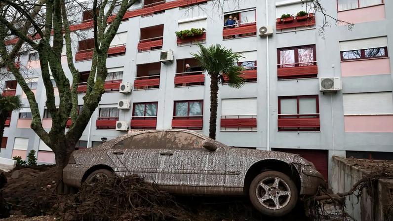Mau tempo arrastou lama e pedras provenientes da Serra de São Mamede