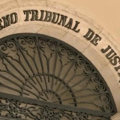 Juiz recebe pena suspensa por pagar por sexo com menores