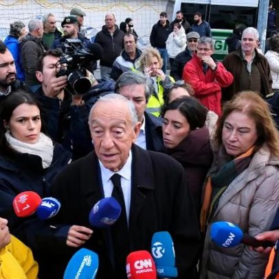 Marcelo Rebelo de Sousa visita cheias e ouve queixas sobre limpeza de rios