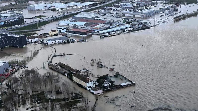 Cheias em Portugal: Imagens aéreas revelam inundações em áreas urbanas e rurais