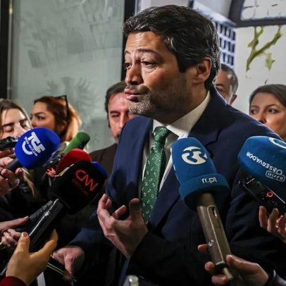Ventura admite dificuldade de vitória, 'todos contra um'