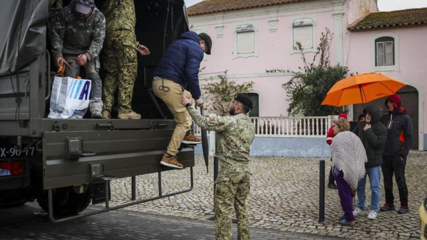 Exército no apoio à população