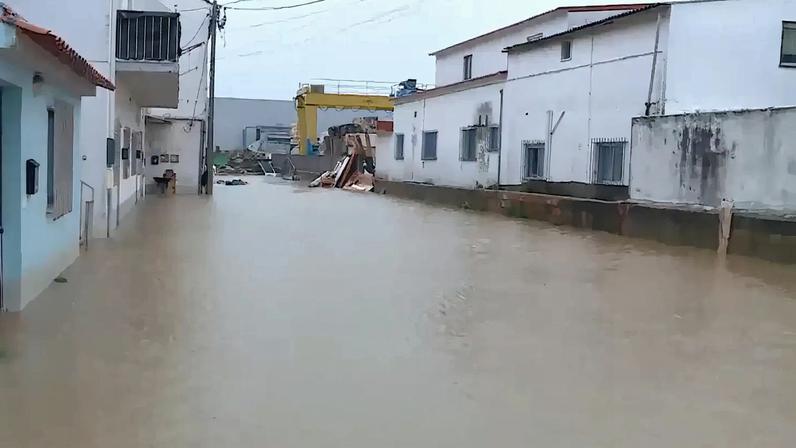 Galgamento do rio Lena deixou ruas de Leiria inundadas