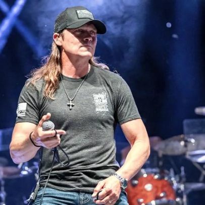 Brad Arnold, vocalista dos Three Doors Down, falece