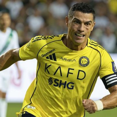 Cristiano Ronaldo marca e assiste na goleada que coloca o Al Nassr líder