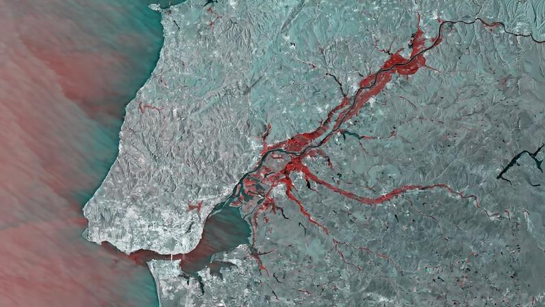 Imagens de satélite mostram extensão das inundações na bacia do Tejo