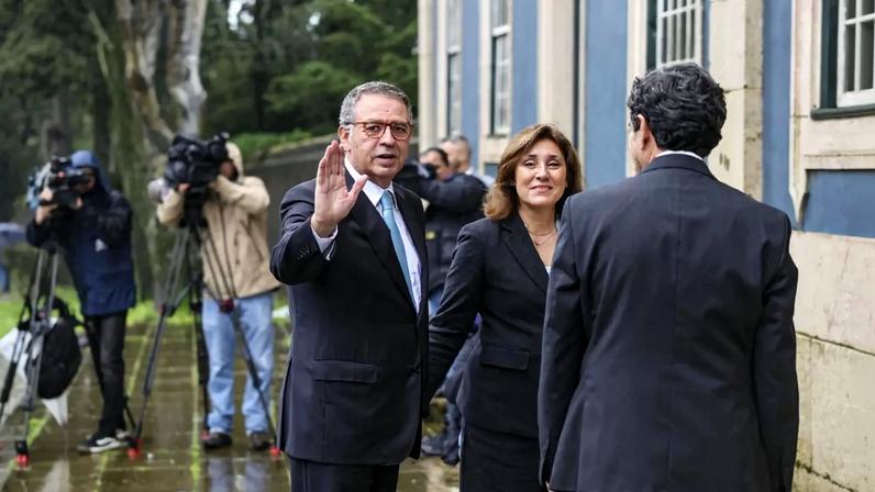 Seguro à chegada ao Palácio de Queluz