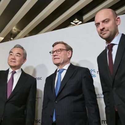 Chefes das diplomacias da China, Alemanha e França discutem Ucrânia e comércio