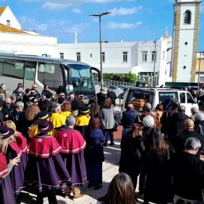 Multidão assiste à despedida do antigo autarca de Albufeira