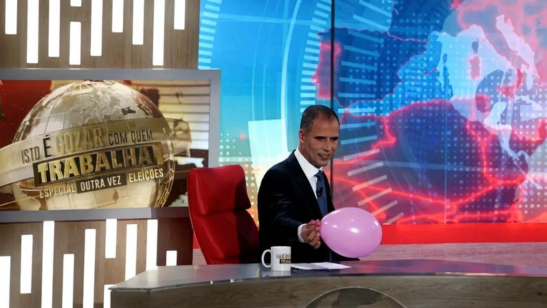 'Isto é Gozar com Quem Trabalha' de Ricardo Araújo Pereira