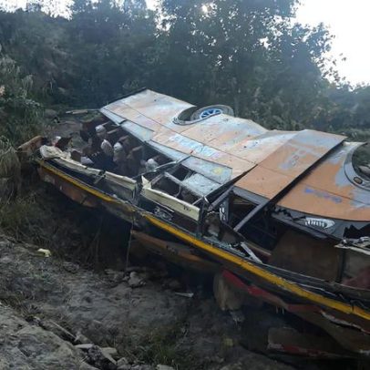 Pelo menos 19 mortos num acidente de autocarro com turistas no Nepal