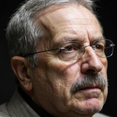 Morreu o cenógrafo António Casimiro, mestre do cinema, teatro e televisão