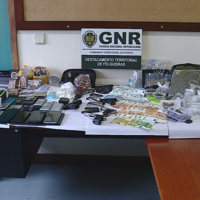 Rede de droga desmantelada no Grande Porto; cinco detidos em prisão preventiva