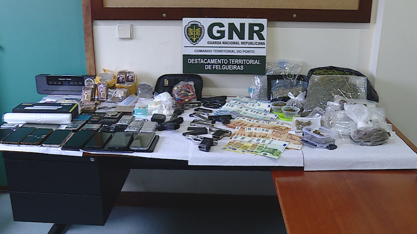Rede de droga desmantelada no Grande Porto; cinco detidos em prisão preventiva