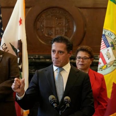 FBI realiza mandado de busca na casa de português que dirige escolas em LA