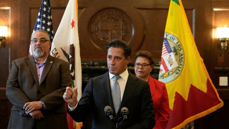 Alberto Carvalho, superintendente das escolas em Los Angeles