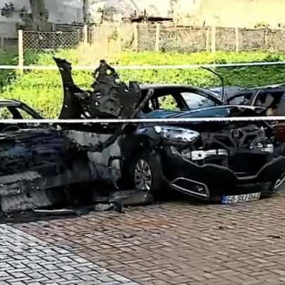 Incêndio consome três carros durante a madrugada na zona da Ajuda