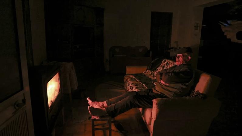 Silvino Ferreira dos Santos, com 80 anos, residente em Chãs, Regueira de Pontes, está sem eletricidade desde 28 de fevereiro em consequência da passagem da tempestade Kristin