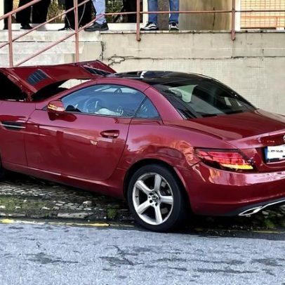 Idosa despista-se com carro e atinge prédio em Braga