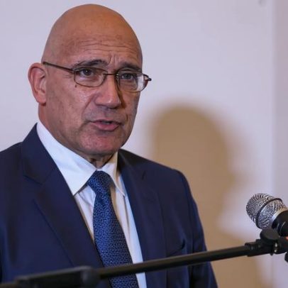 Passos Coelho desafia Governo a não perder tempo com reformas apresentadas