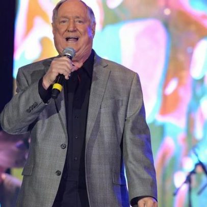 Falece Neil Sedaka, cantor e compositor dos grandes êxitos dos anos 60 e 70
