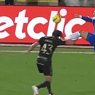 William Gomes suspenso por dois jogos após entrada violenta no Casa Pia-FC Porto