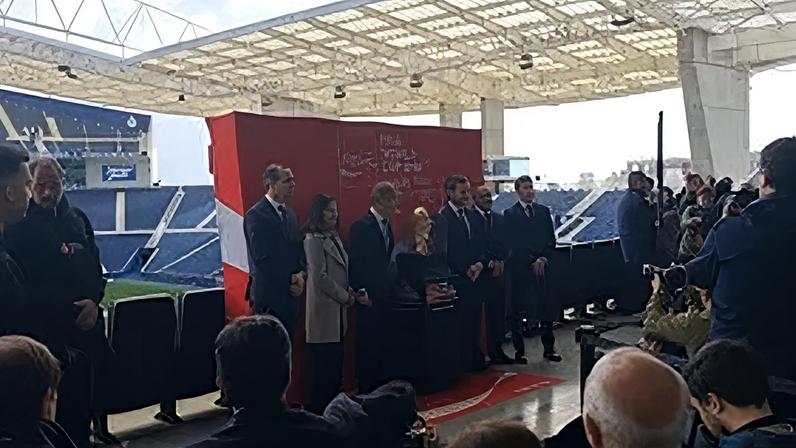 Villas-Boas e o troféu do Mundial: «Só poderia estar aqui... sendo o FC Porto o único campeão do Mundo em Portugal»