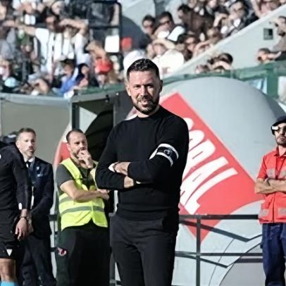 Farioli diz vitória merecida que honra legado do antigo presidente