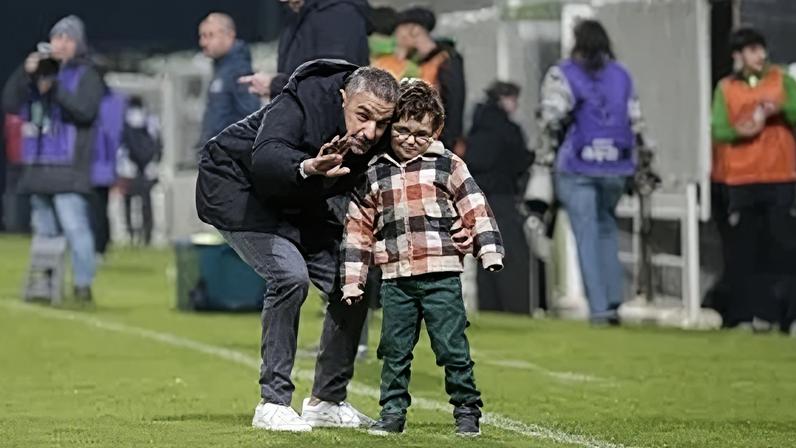 Da afilhada "da sorte" ao pequeno sobrinho: Rui Borges festejou vitória com a família