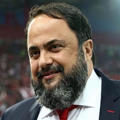 Nottingham Forest negocia com treinador português para substituir Dyche