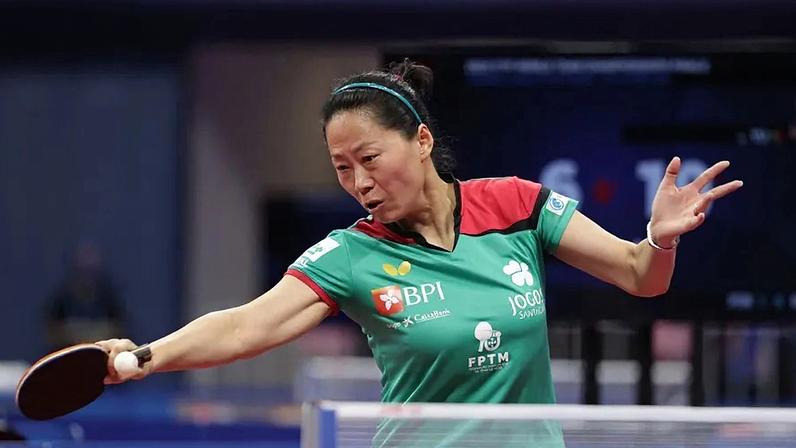 Fu Yu avança em Singapura