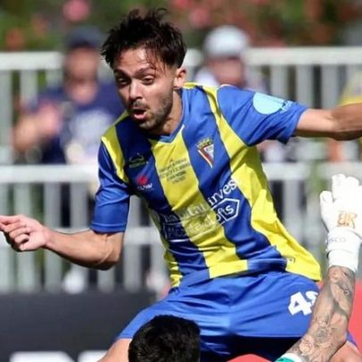 Sacavenense oficializa contratação de médio experiente