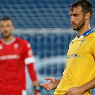 Ferro volta a marcar quase quatro anos depois