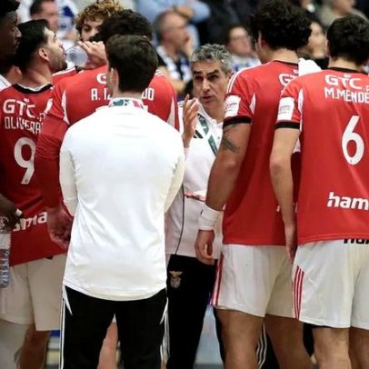 Avança-Benfica interrompido aos 5 minutos por piso escorregadio