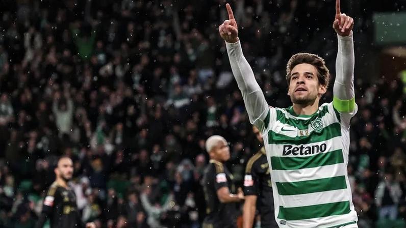 Daniel Bragança festeja no regresso a Alvalade após a longa ausência por lesão