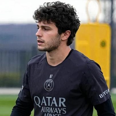 João Neves lesiona o tornozelo esquerdo e volta a ficar afastado